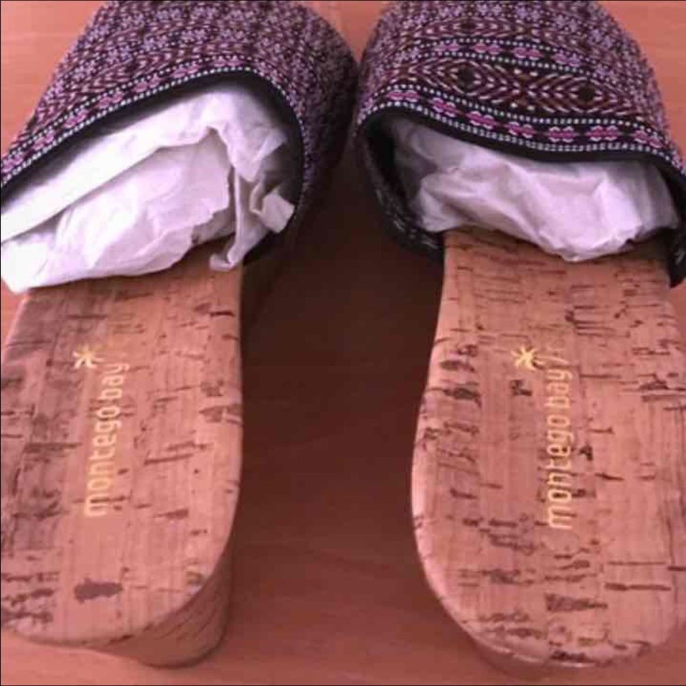 Sandals - Picture 2 of 2