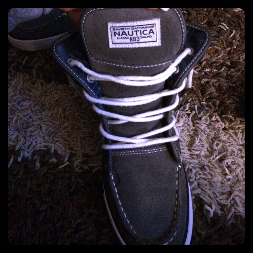 Nautica - size 4Y - fits a Women's size 6