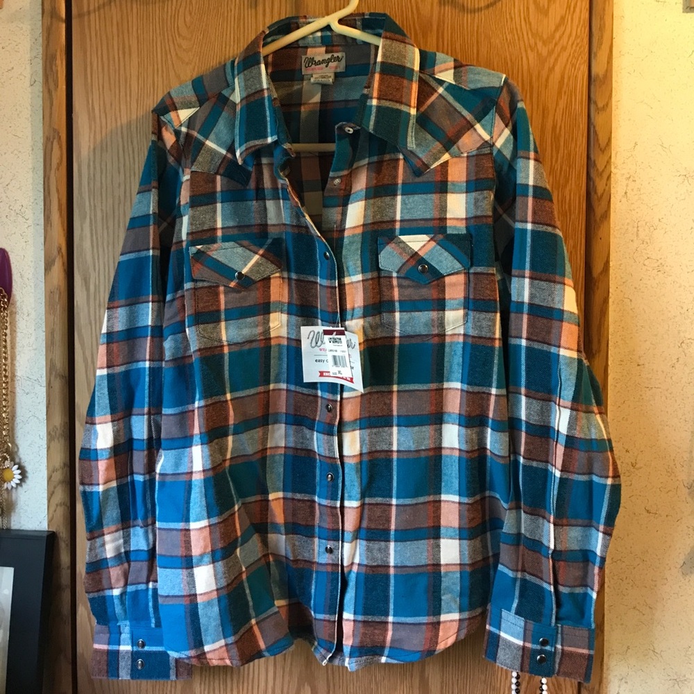 Wrangler Wrancher plaid button shirt