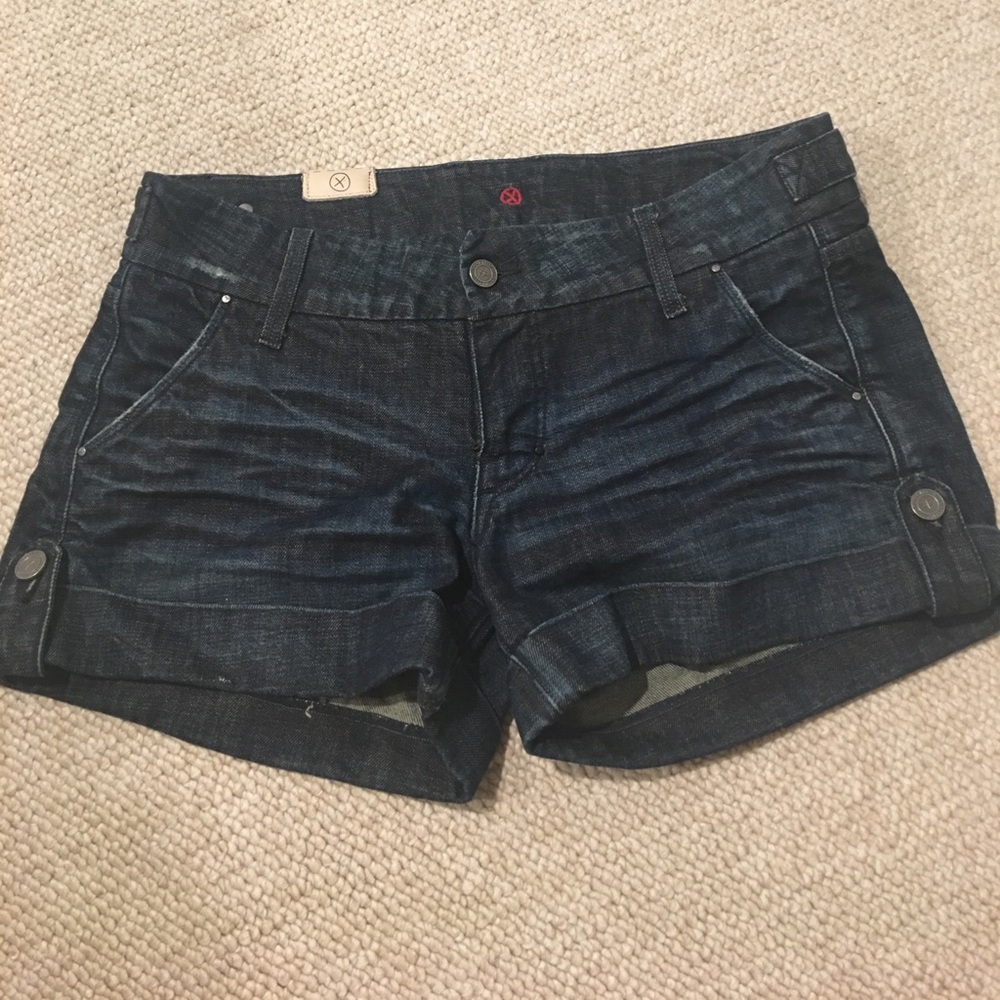 Jean shorts... size 29!!!