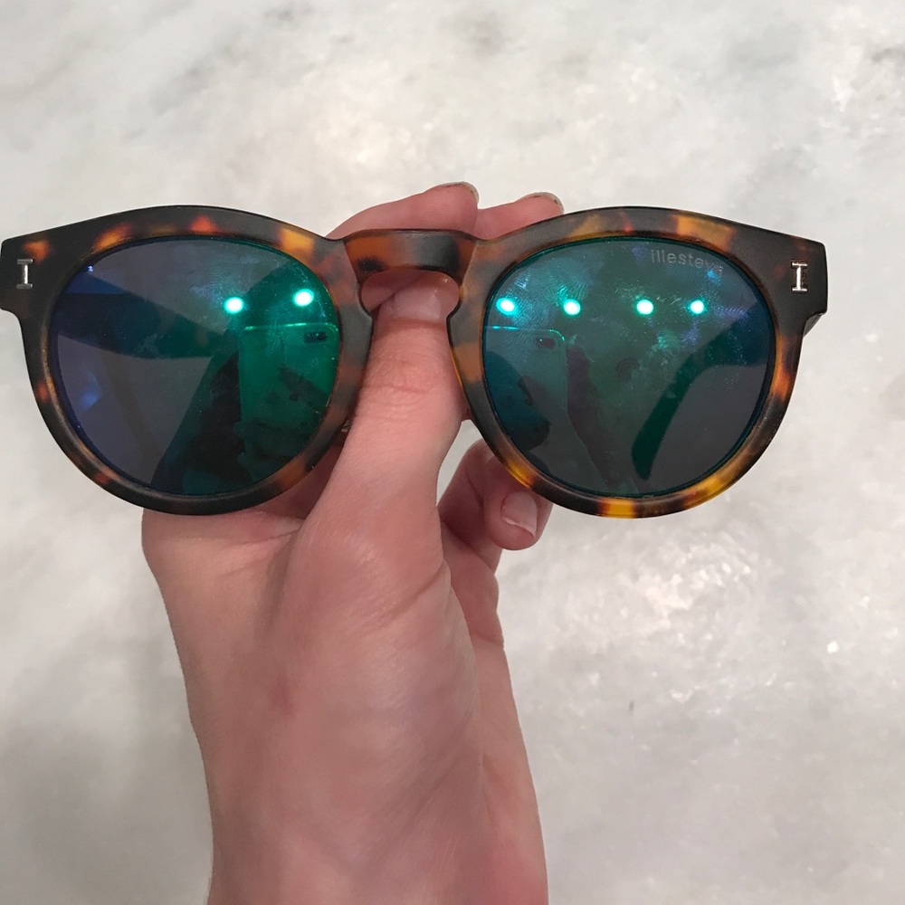 Illestiva sunglasses