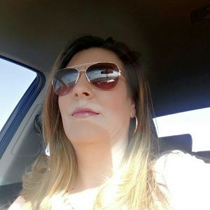 Meet your Posher, Celia