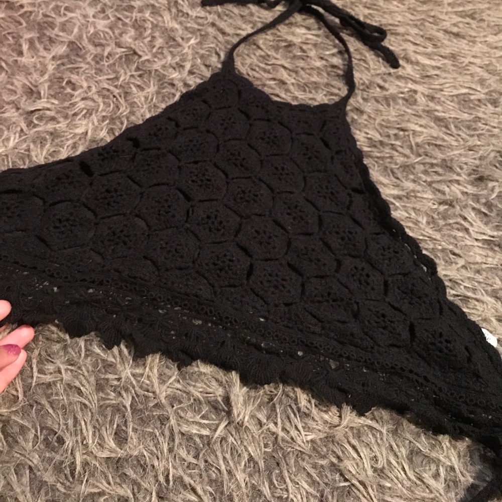 Black halter knitted crop top