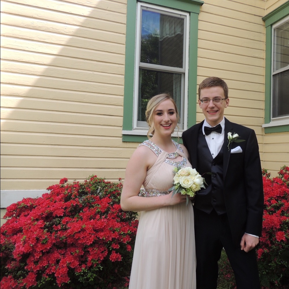 Betsy and Adam prom dress