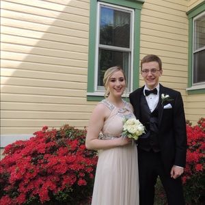 Betsy and Adam prom dress