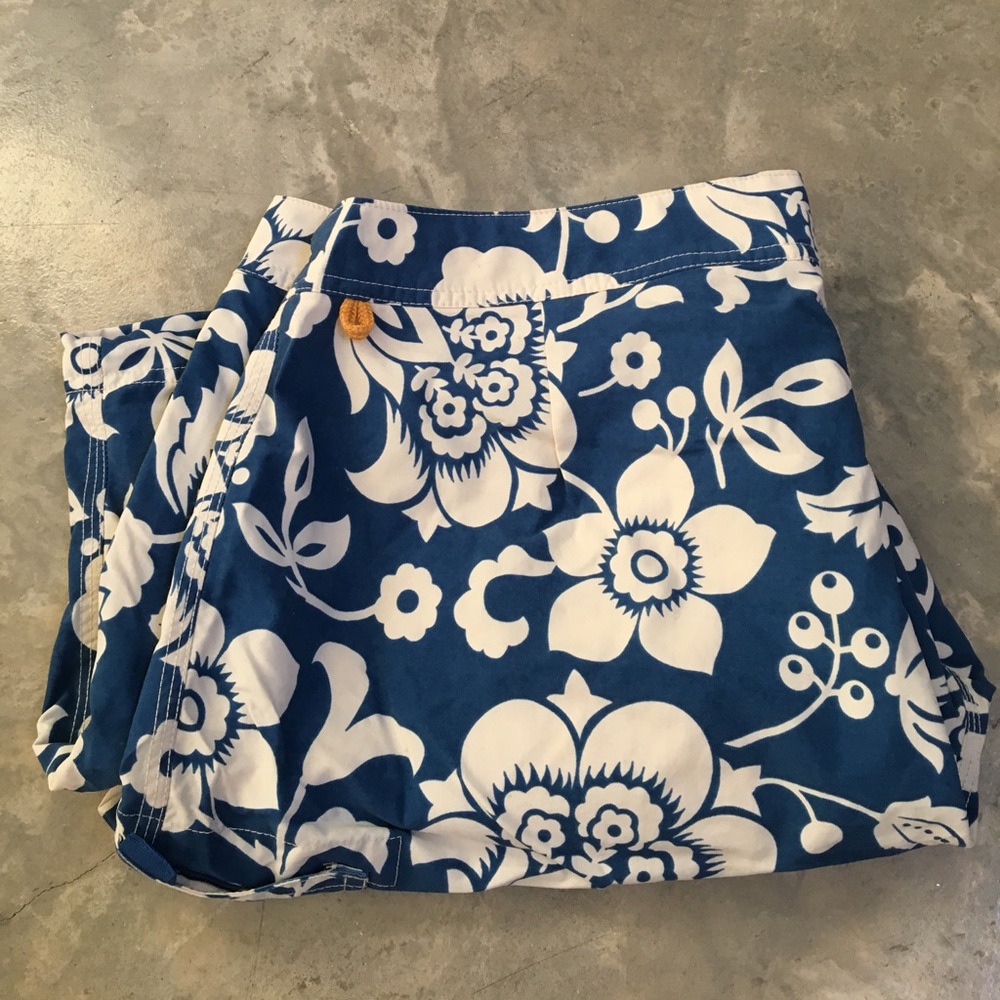 J Crew 9" Board Shorts in Royal Blue Floral
