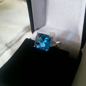 STUNNING 5.75 CT SKY BLUE TOPAZ COCKTAIL RING