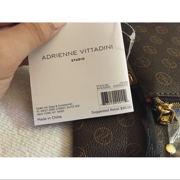 ❌SOLD❌ NEVER USED, Adrienne Vittadini wristlet - Picture 8 of 8