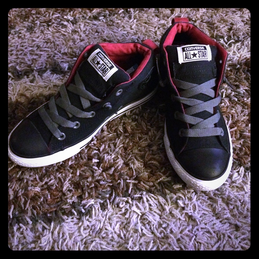 All Star Converse - Size 4Y - fits women's size 6
