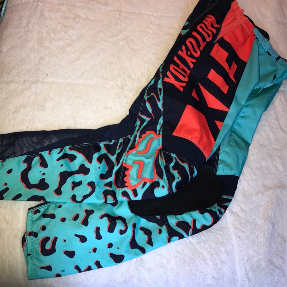 BNWT Womens 2016 Fox Pants sz 9/10
