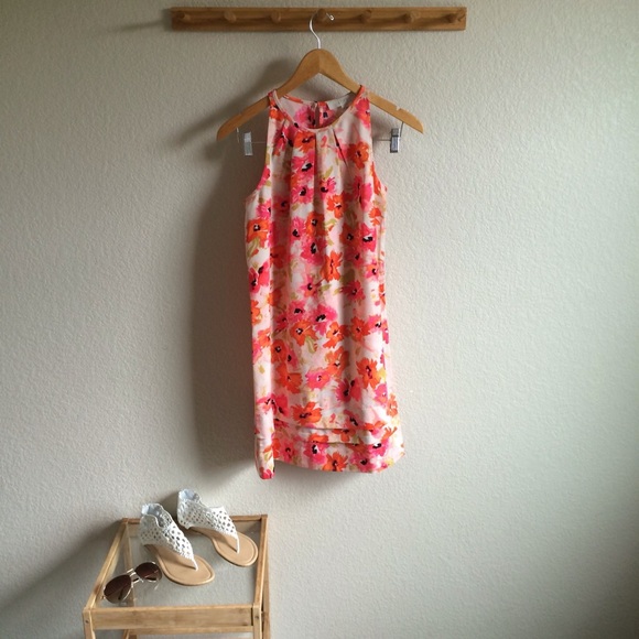 Ann Taylor Dresses & Skirts - Floral Dress
