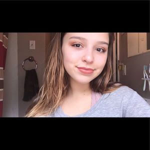 Meet your Posher, Alyssa