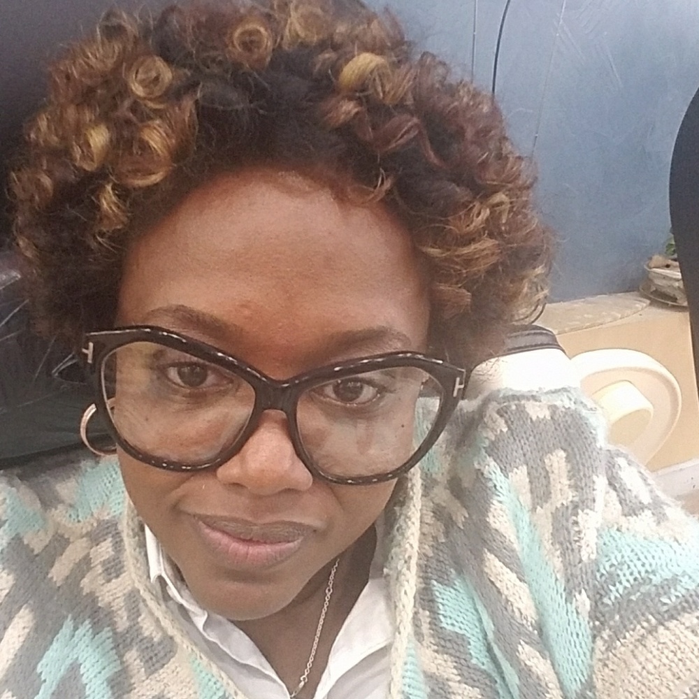 Meet your Posher, Teia
