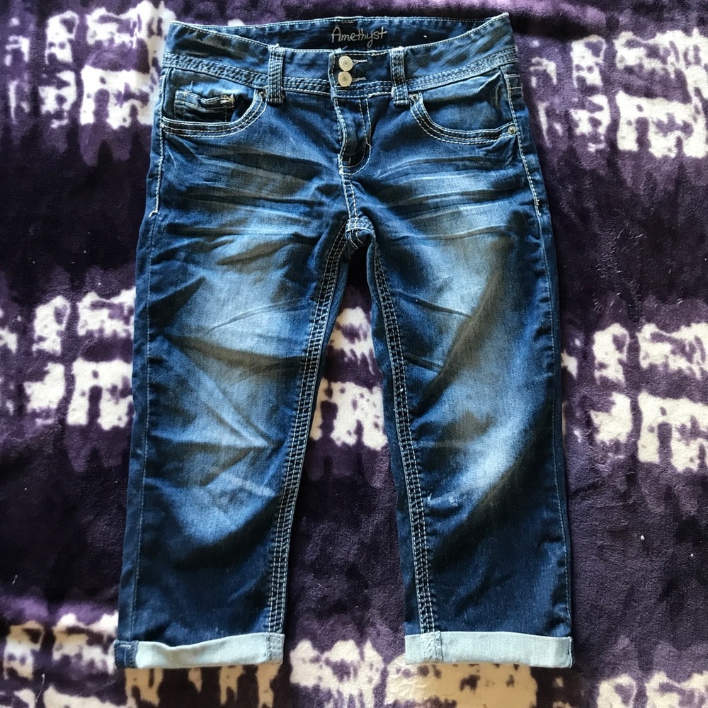Amethyst capris