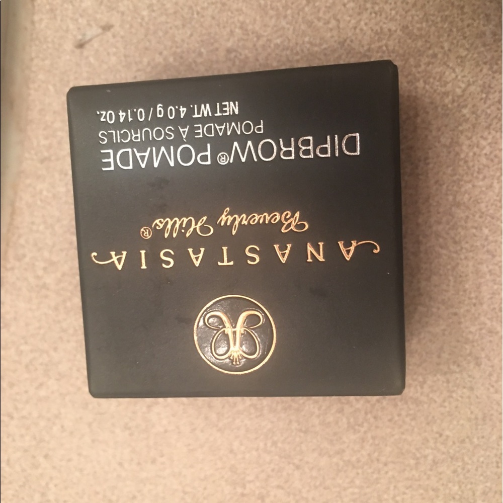 Anastasia Dipbrow pomade dark brown