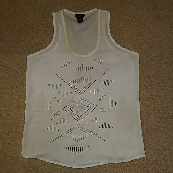 Rue21 Tops - Rue21 Aztec arrow top