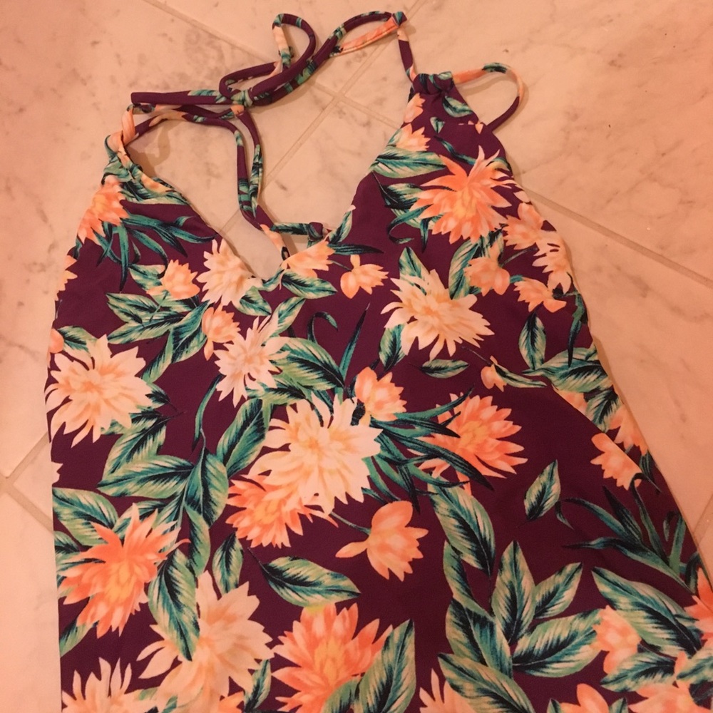 Trendy floral bikini