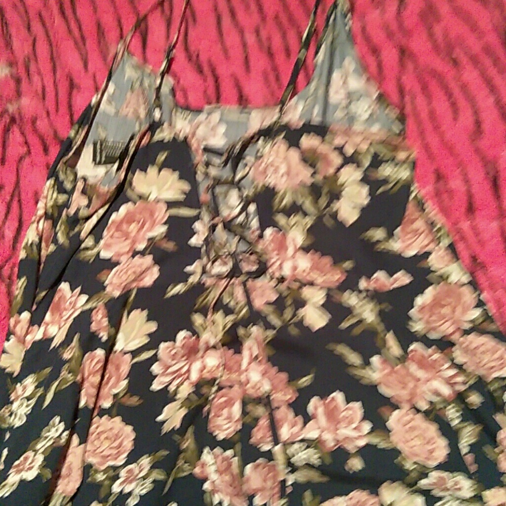 Dress - Picture 2 of 2