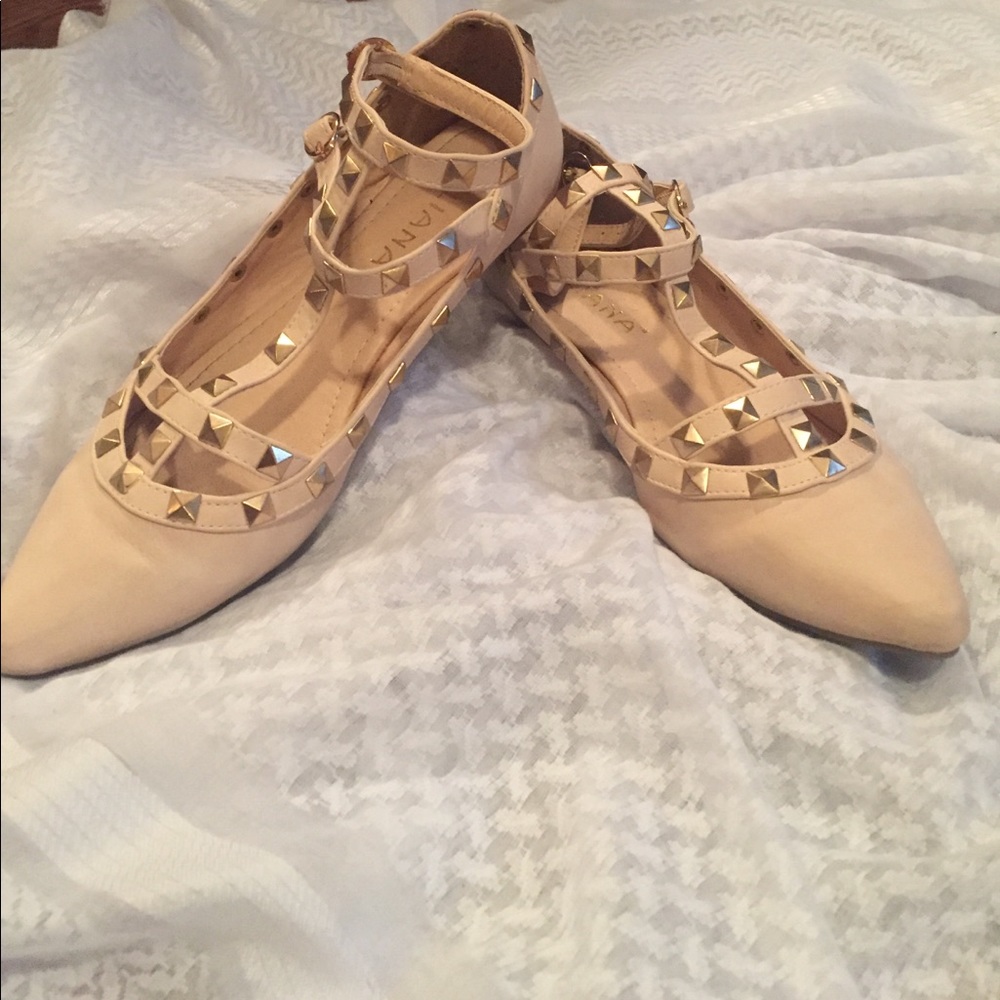 Liliana flats