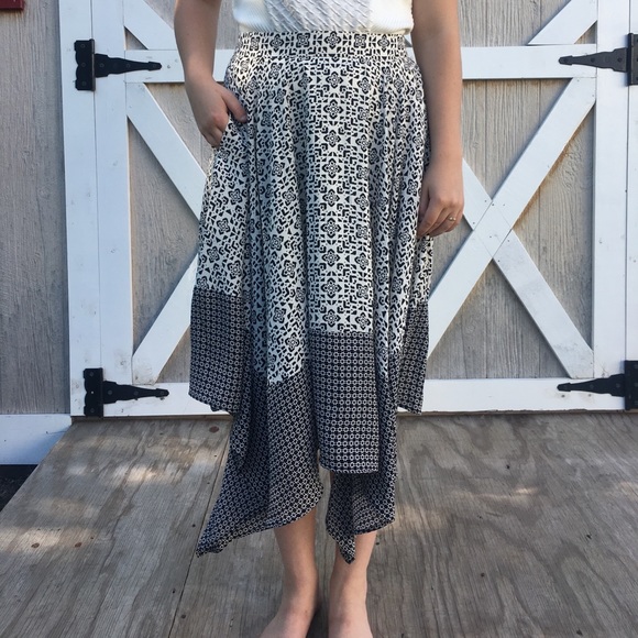 Banana Republic Dresses & Skirts - *NEW* Banana Republic Handkerchief Midi Skirt