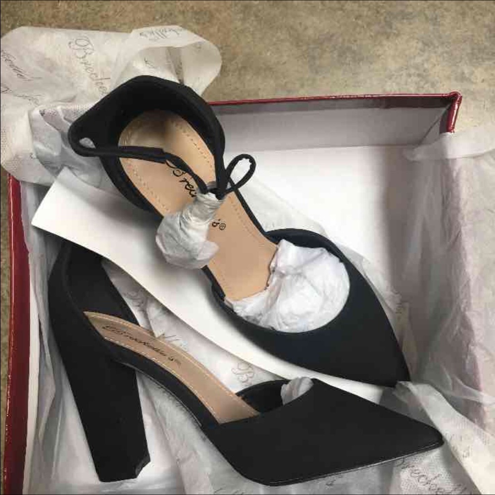 Black pointy single sole pump heel toe 💗💗 - Picture 2 of 2