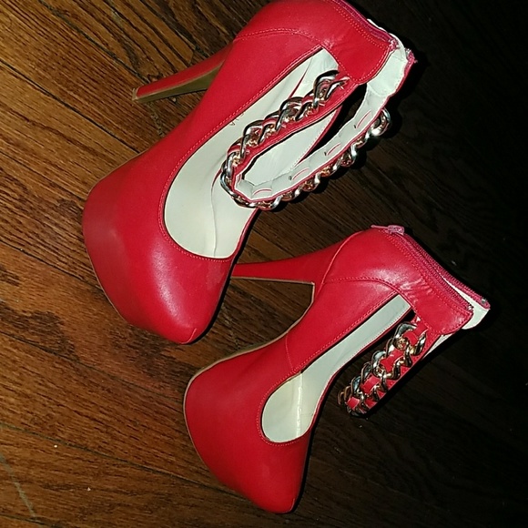 Red Pumps - Picture 2 of 4