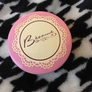 Besame powder