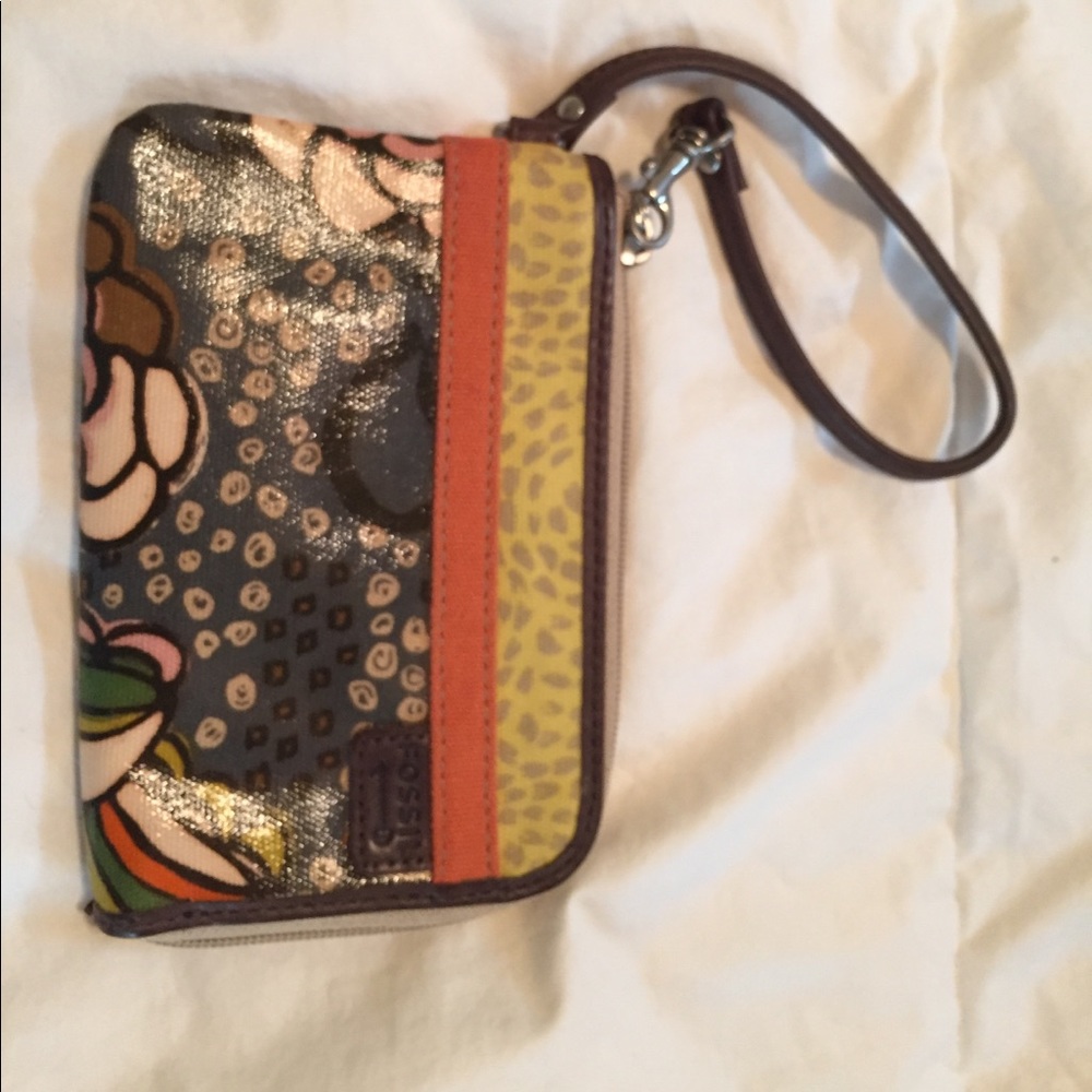 Fossil wristlet