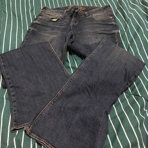 Delia's Bailey Jeans boot cut size 7/8 Short