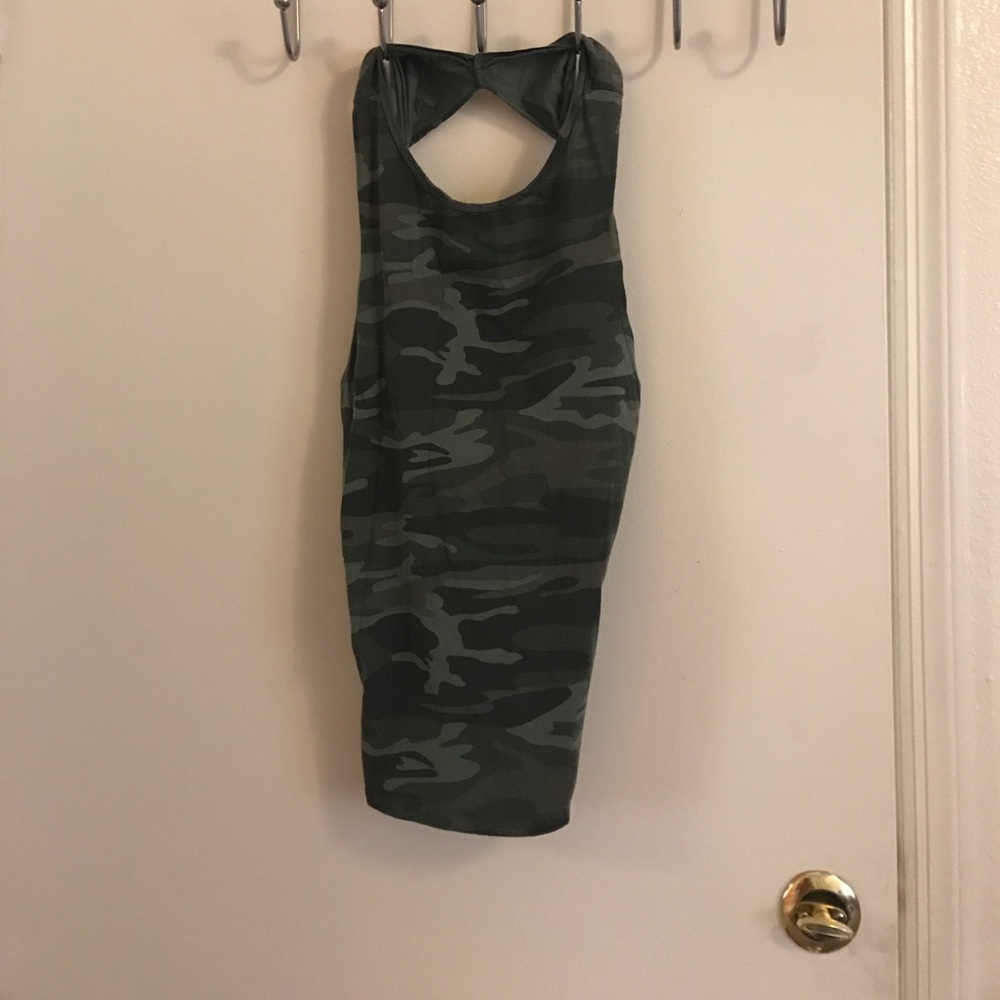 XS- FULL TILT- Camo Backless tank top