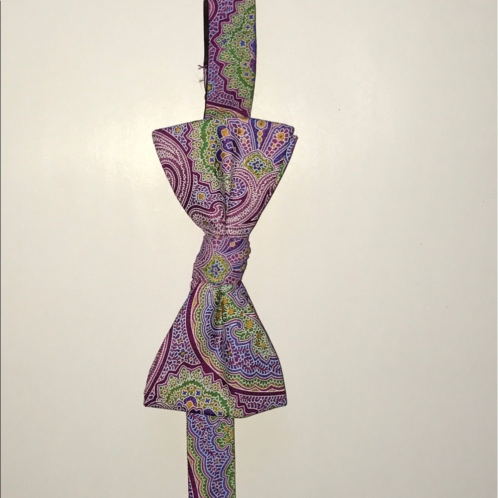 Countess Mara bow tie