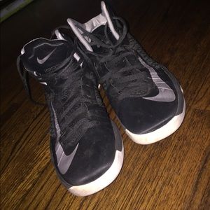 Nike mens Hyperdunk basketball shoes