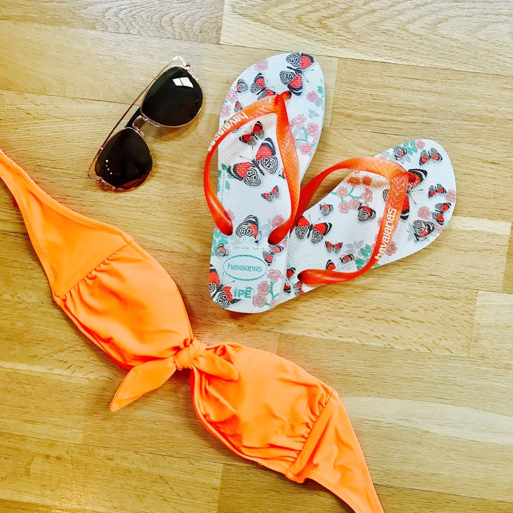 Butterfly havaiana flip flops