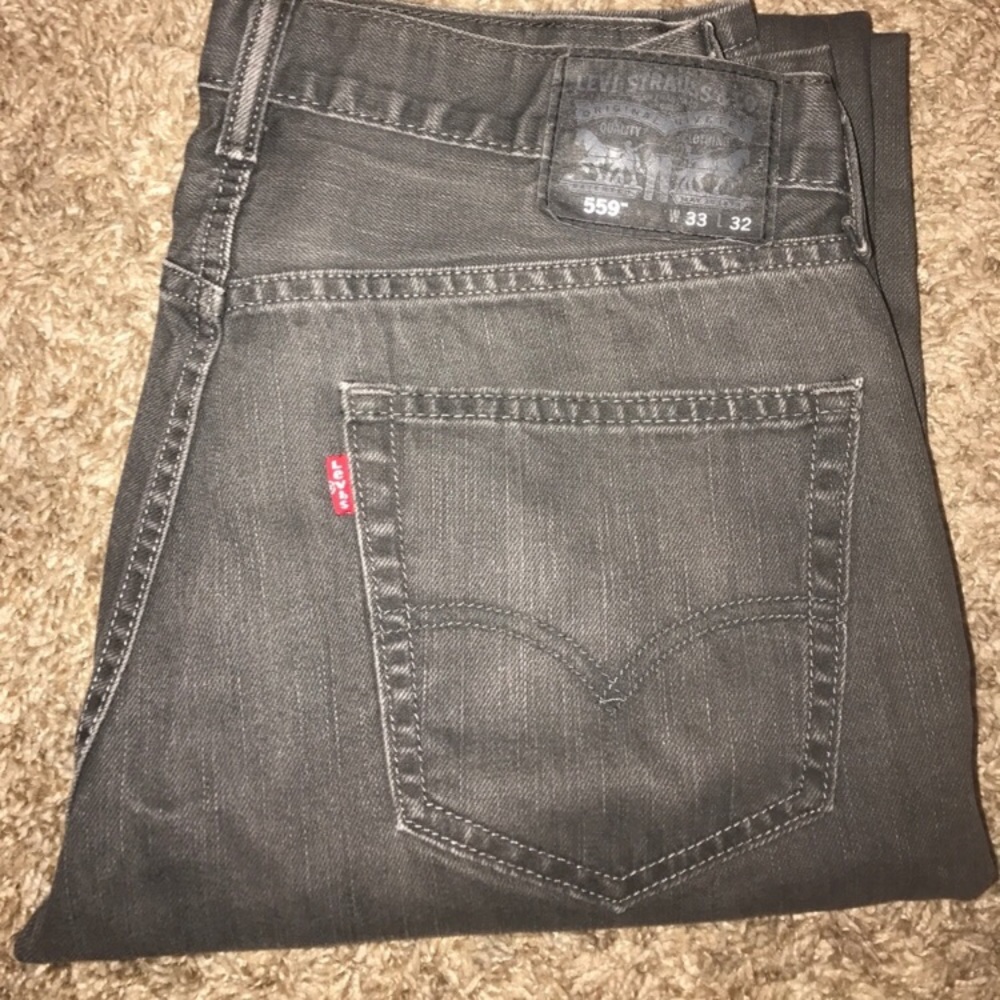 Men's Levi's 33, 32 excellent condition!