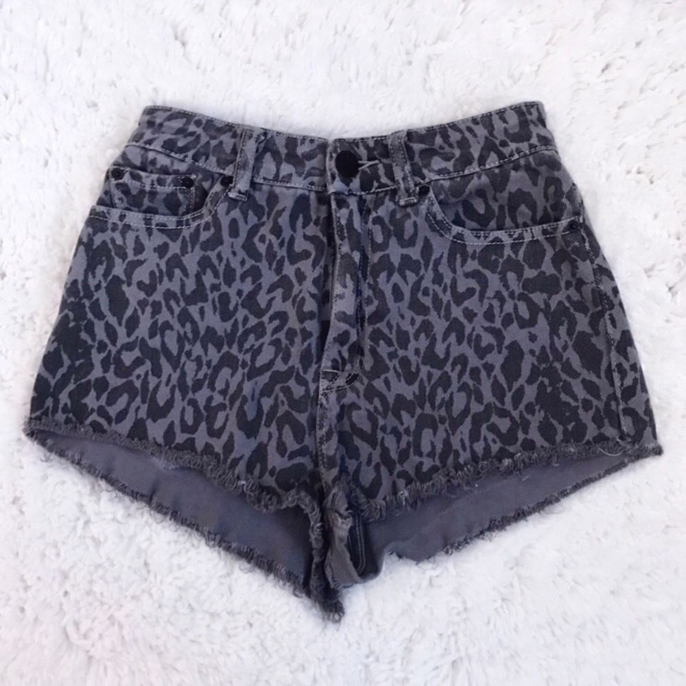 Cheetah Print Denim Shorts 🖤