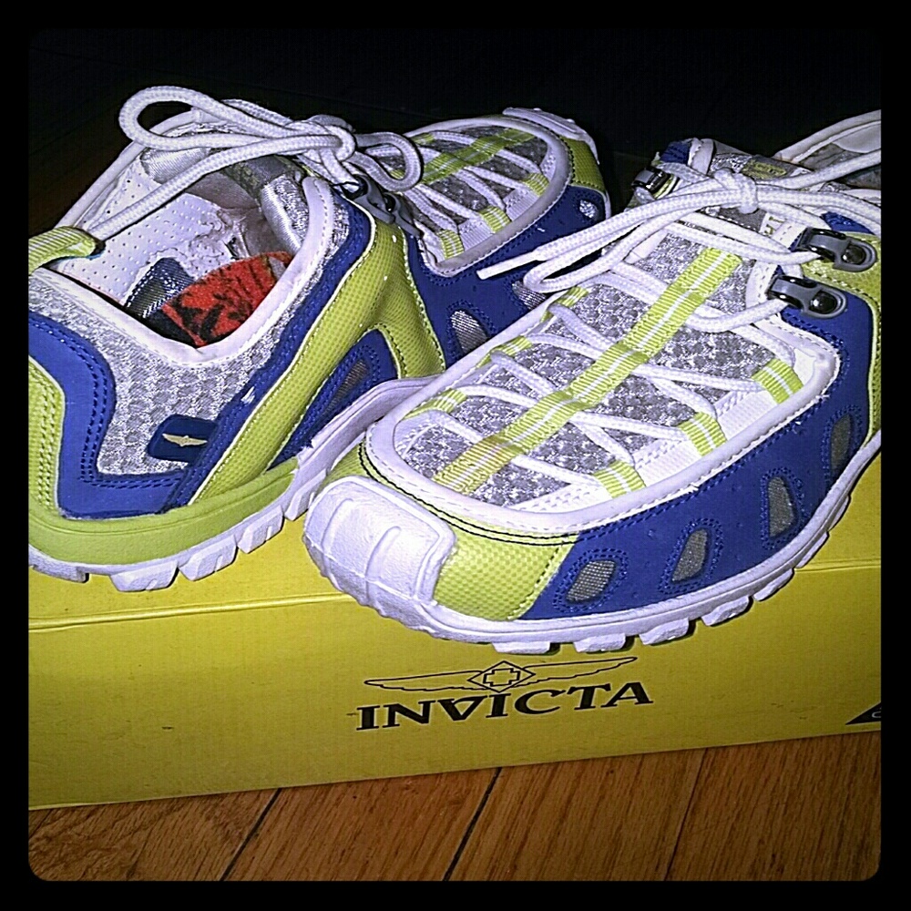 Invicta Women Sneakers