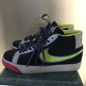Kids Size 7 Women's 8 1/2 Nike Blazers Sneakers