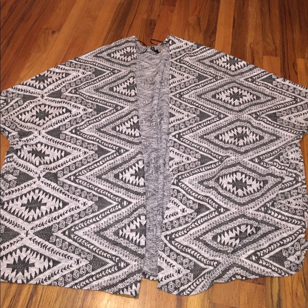 Divide (H&M) Short sleeve cardigan
