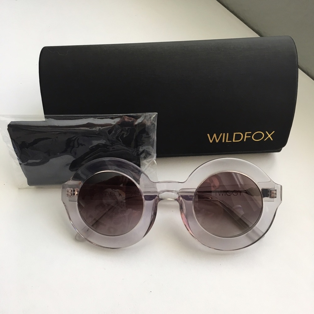 WILDFOX Clear Twiggy Sunnies - Picture 2 of 5
