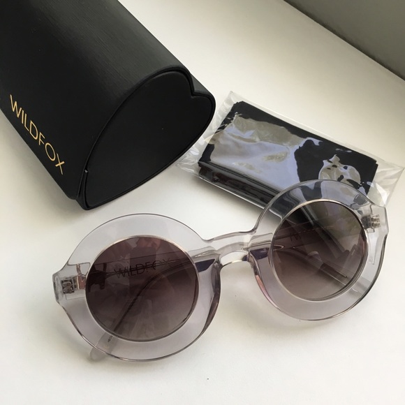WILDFOX Clear Twiggy Sunnies - Picture 3 of 5
