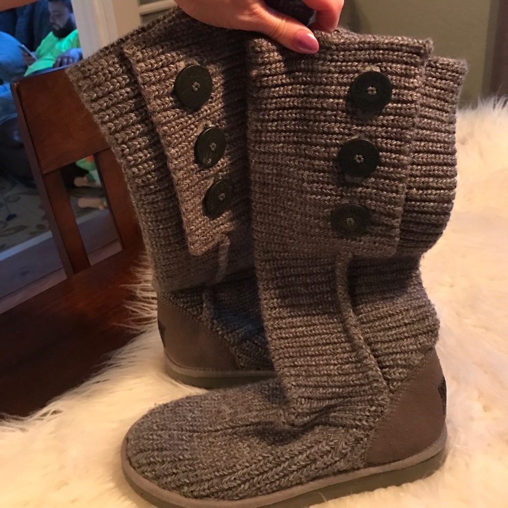 Grey cardi uggs never worn