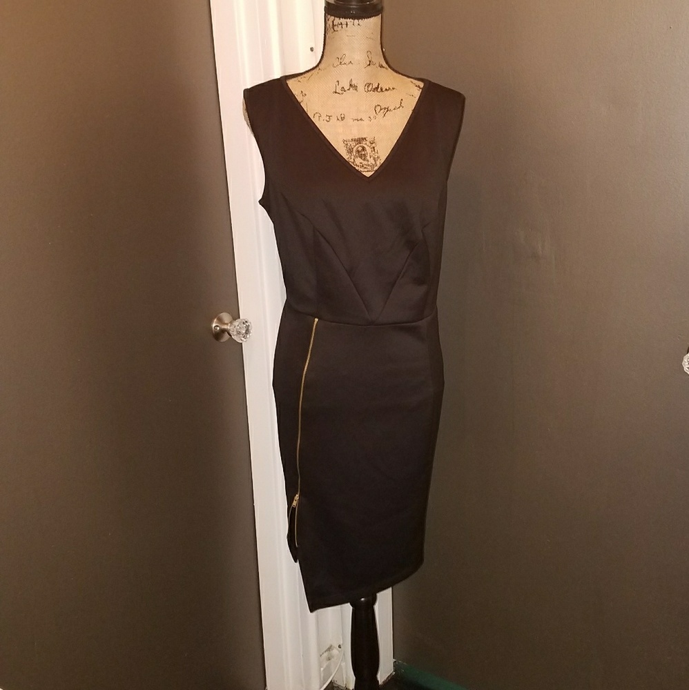 NWOT Monif C. Front zip slit dress