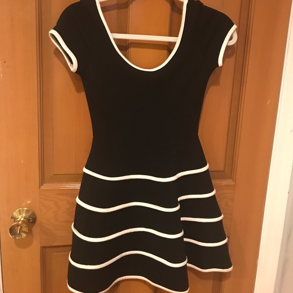 Aqua Black and white party dress size small