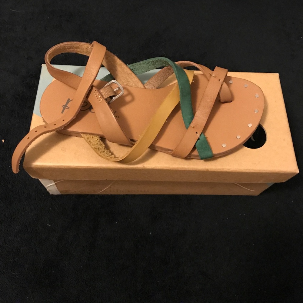 Peek sandals