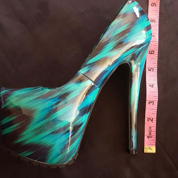 *Super Sexy High Heels* - Picture 4 of 4