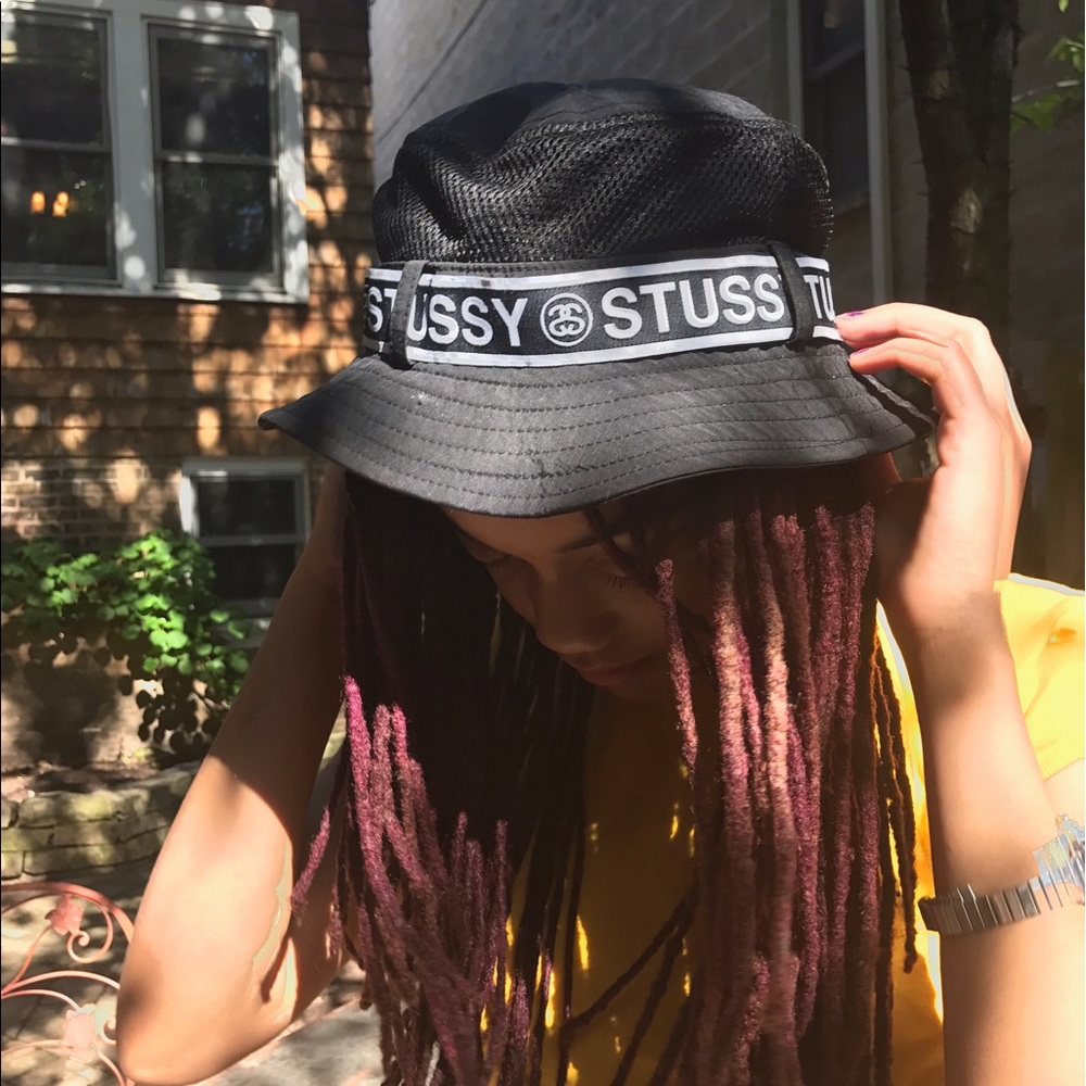 Stussy bucket hat