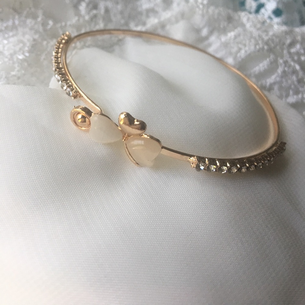 ☘️Irish Clover Delicate Gold Pave Bangle Bracelet - Picture 2 of 6