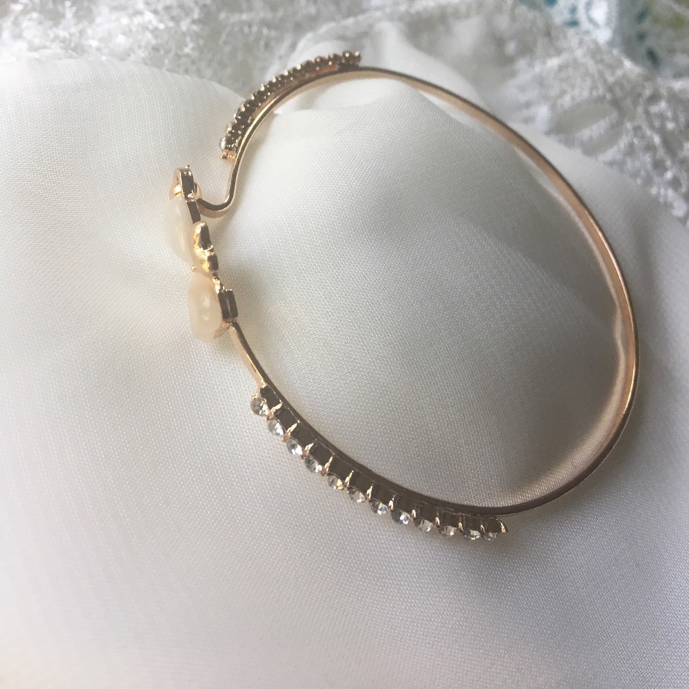 ☘️Irish Clover Delicate Gold Pave Bangle Bracelet - Picture 3 of 6