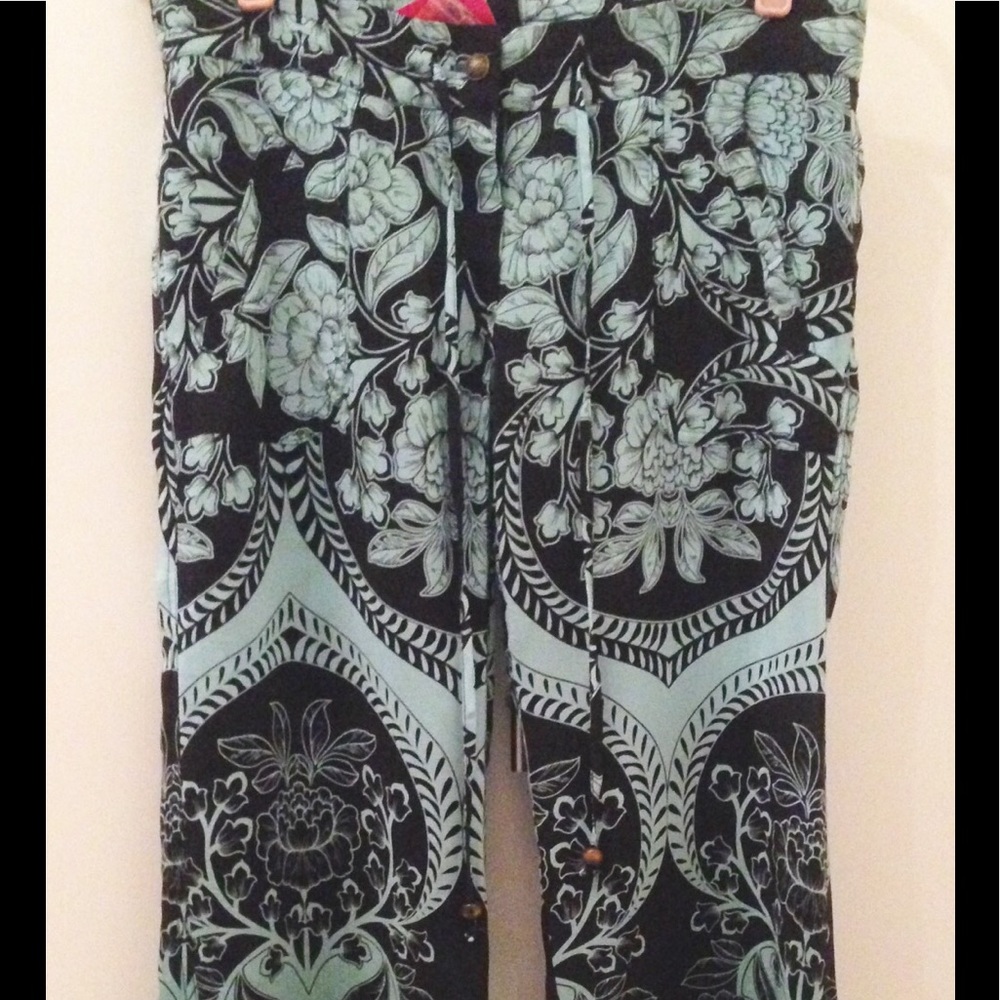 Olivaceous brand pant