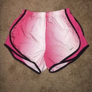 Women's nike tempo track shorts
